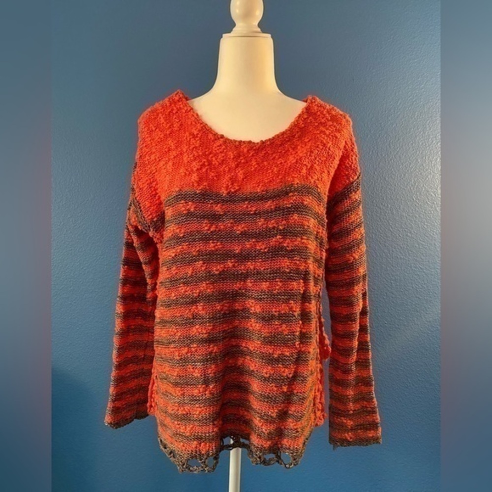 Free people women’s sweater. Small